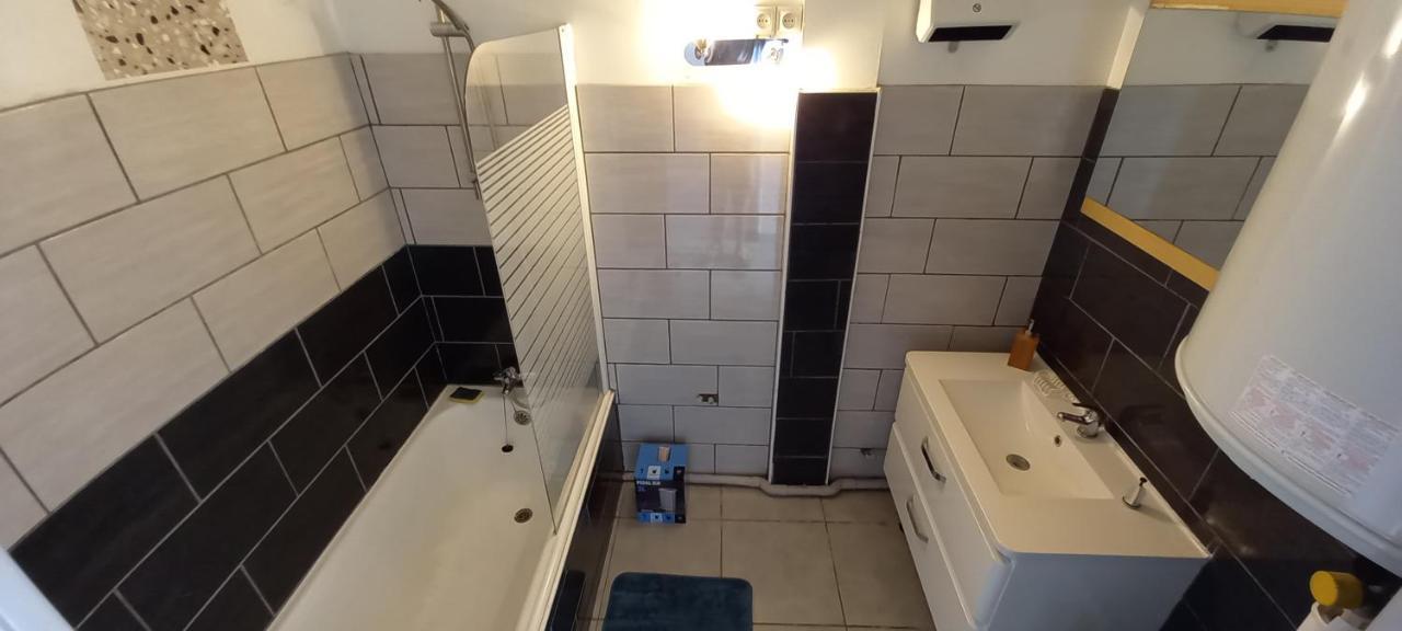 شقة La Dolce Vita -T2 52M2- Dernier Etage- Terrasse-Parking-Wifi Fibre تارْب المظهر الخارجي الصورة